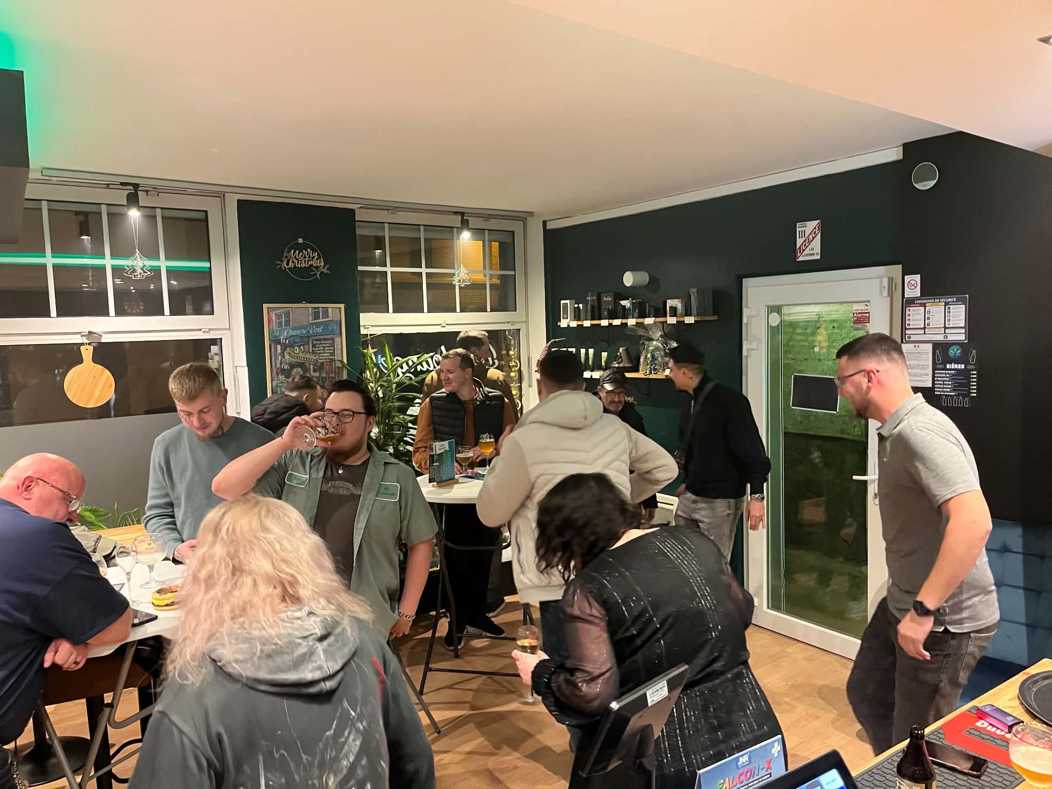 Intérieur de la boutique CBD Chanvre Vert à Bergues